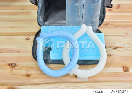 熱中症対策グッズ　ネッククーラー　水分補給　猛暑対策グッズ　炎天下対策グッズ　　真夏日対策グッズ 126785848