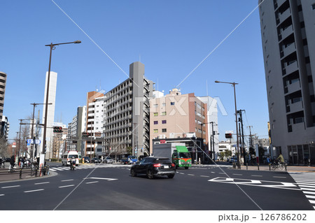 東京都新宿区・中野区 落合駅前の街並み 126786202