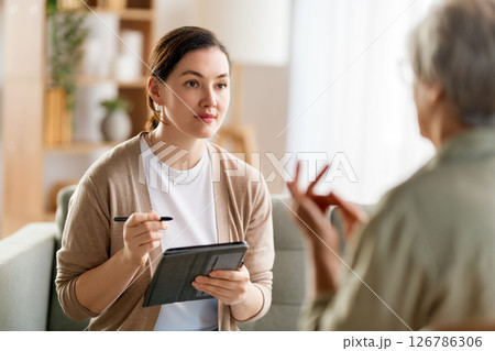 Consultation of the patient with a psychologist Consultation of the patient with a psychologist 126786306