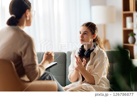 Consultation of the patient with a psychologist 126786877
