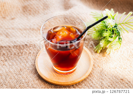 夏に飲む一杯のアイスコーヒー 126787721