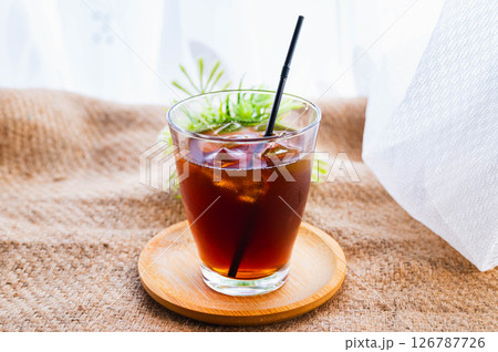夏に飲む一杯のアイスコーヒー 126787726