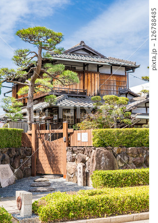 倚松庵（谷崎潤一郎旧邸宅）細雪の家（夫人の名前に因む）　神戸市東灘区住吉東町 126788485