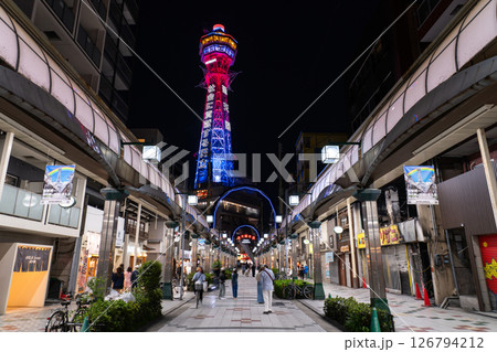 《大阪府》通天閣本通商店街の夜景 《大阪府》通天閣本通商店街の夜景 126794212