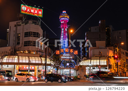 《大阪府》通天閣本通商店街の夜景 126794220