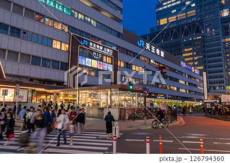 《大阪府》天皇駅前・都市夜景 126794360