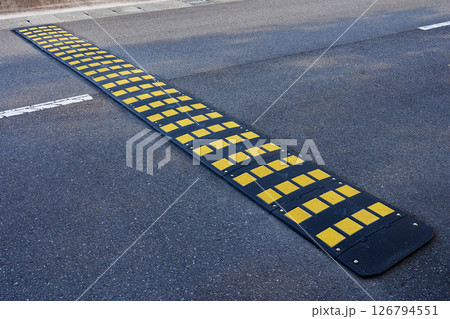 スピードバンプ 126794551