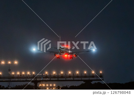 空港夜景 126798048