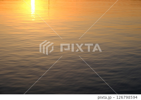 朝の海 126798594
