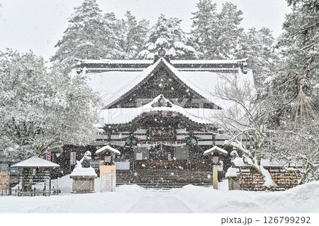 雪が降る美しい尾山神社 雪が降る美しい尾山神社 126799292