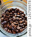 コーヒー豆 126799978