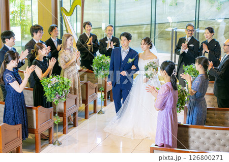 結婚式　退場　大人数 126800271