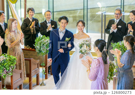 結婚式　退場　大人数 126800273