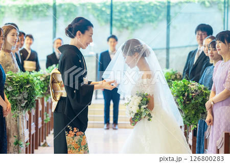 ベールダウン　新婦　母親 126800283