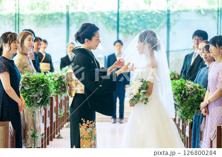 ベールダウン　新婦　母親 126800284