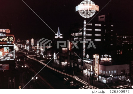 古写真 1956年 東京 銀座四丁目 数寄屋橋交差点の夜景 古写真 1956年 東京 銀座四丁目 数寄屋橋交差点の夜景 126800972