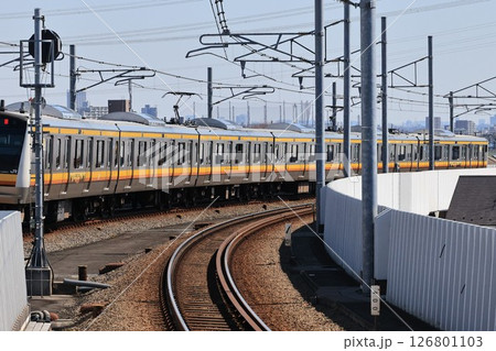 東京都稲城市のjR南武線南多摩駅の風景 東京都稲城市のjR南武線南多摩駅の風景 126801103