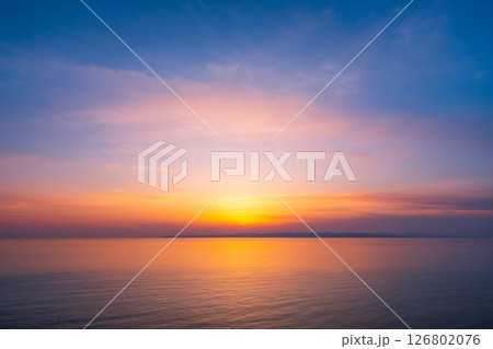 角田岬の夕暮れ:佐渡島に沈む夕日 角田岬の夕暮れ:佐渡島に沈む夕日 126802076