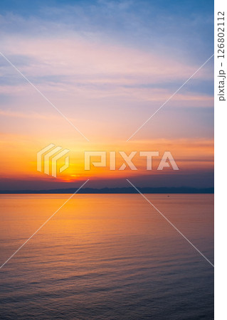 角田岬の夕暮れ:佐渡島に沈む夕日 角田岬の夕暮れ:佐渡島に沈む夕日 126802112