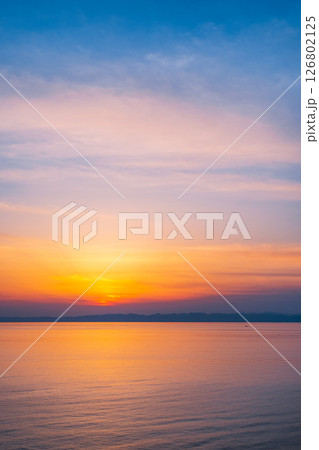 角田岬の夕暮れ:佐渡島に沈む夕日 角田岬の夕暮れ:佐渡島に沈む夕日 126802125