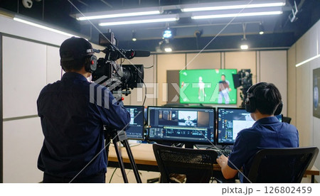 カメラマンの撮影 126802459