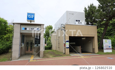 東京メトロ有楽町線の辰巳駅2番出入口、エスカレーターやエレベーターも設置 東京メトロ有楽町線の辰巳駅2番出入口、エスカレーターやエレベーターも設置 126802510