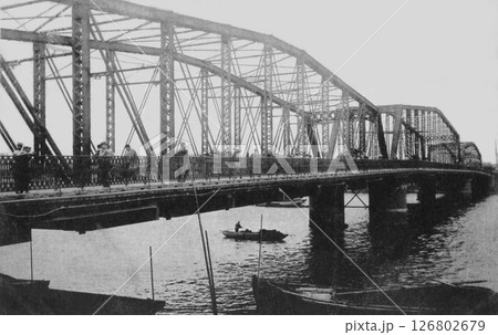 古写真　1907-1918年　東京　永代橋と隅田川 126802679