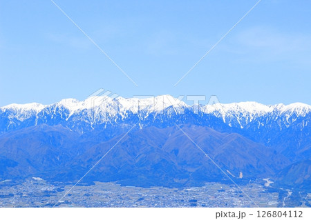 戸倉山からの中央アルプスと南アルプス 信州の山々 信州の風景 戸倉山からの中央アルプスと南アルプス 信州の山々 信州の風景 126804112