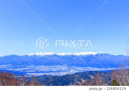 戸倉山からの中央アルプスと南アルプス 信州の山々 信州の風景 戸倉山からの中央アルプスと南アルプス 信州の山々 信州の風景 126804119