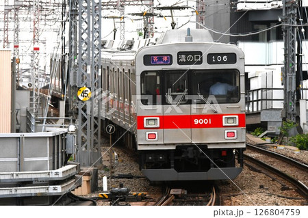 溝の口へ向けて大井町線をゆく東急電鉄9000系 126804759