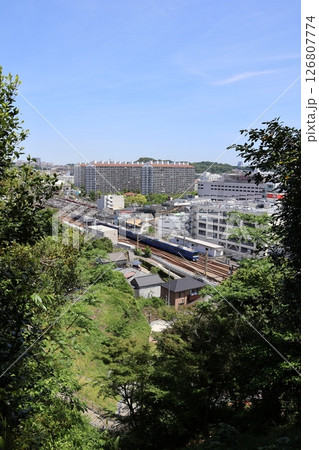 権現山公園から見下ろす京浜急行電鉄・金沢八景駅 権現山公園から見下ろす京浜急行電鉄・金沢八景駅 126807774