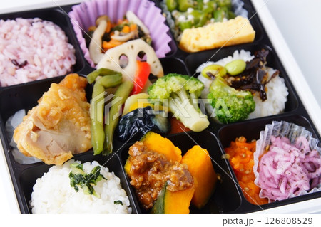 彩りチキン健康弁当 彩りチキン健康弁当 126808529