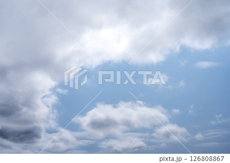 初夏の空 青空 空 6月 126808867