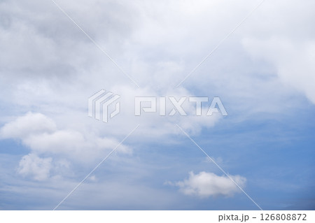 初夏の空 青空 空 6月 126808872