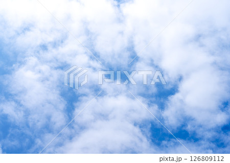 初夏の空 青空 空 6月 126809112