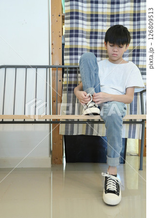 Getting Dress 126809513