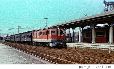 紀勢本線のディーゼル機関車 紀勢本線のディーゼル機関車 126810446