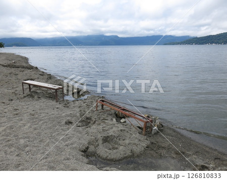 露天風呂や足湯が湖畔に掘られた屈斜路湖の砂湯 126810833