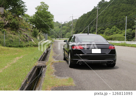 アウディTTS MK3 田舎道 ドライブ 126811093