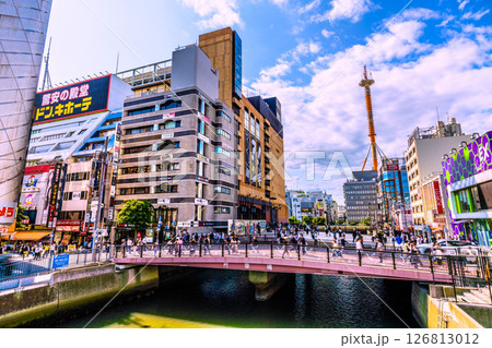 日本の横浜都市景観6月1日。横浜駅前・横浜ビブレや南幸橋などを望む=令和7年 日本の横浜都市景観6月1日。横浜駅前・横浜ビブレや南幸橋などを望む=令和7年 126813012