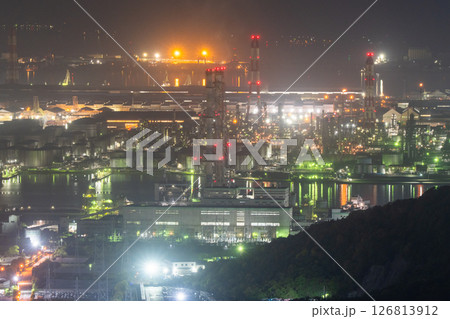 《岡山県》水島コンビナート・工場夜景《鷲羽山スカイラインより》 《岡山県》水島コンビナート・工場夜景《鷲羽山スカイラインより》 126813912