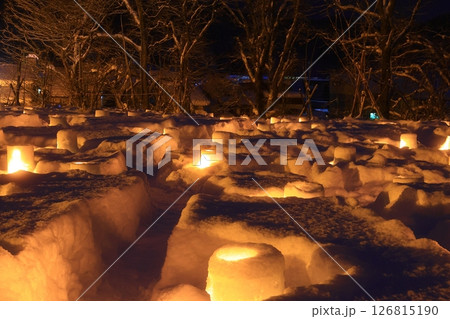 雪の降る夜の雪灯り 雪の降る夜の雪灯り 126815190