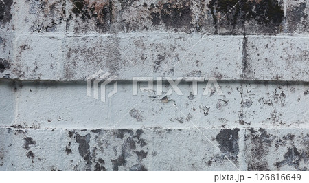 バックグラウンド:風雨に晒されて古びた白い壁 バックグラウンド:風雨に晒されて古びた白い壁 126816649