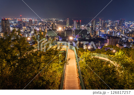 《兵庫県》神戸ビーナスブリッジ・諏訪山公園展望台の夜景 126817257