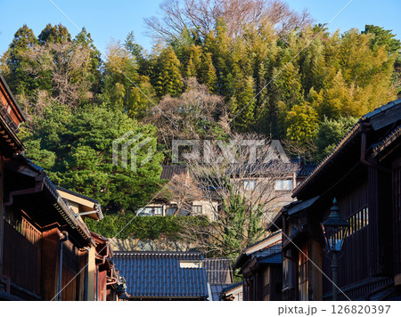 金沢市の観光名所東茶屋の古い町並みの建物の風景 金沢市の観光名所東茶屋の古い町並みの建物の風景 126820397