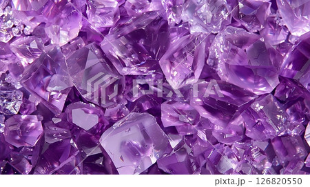 紫色のクリスタルのクローズアップ背景 126820550