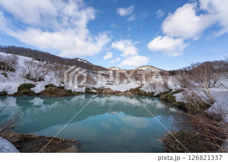 冬の八甲田山 地獄沼　青森県青森市 126821337