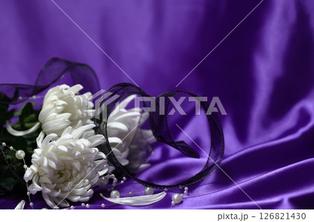 訃報、お悔みのイメージの花 訃報、お悔みのイメージの花 126821430