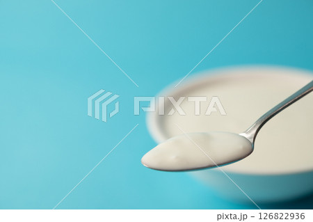 ヨーグルトのイメージ　(写真素材) 126822936