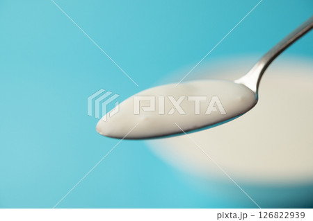 ヨーグルトのイメージ　(写真素材) 126822939